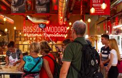 A lesson on pizza making at FICO Eataly World / Photo: Claudio Caridi via Shutterstock